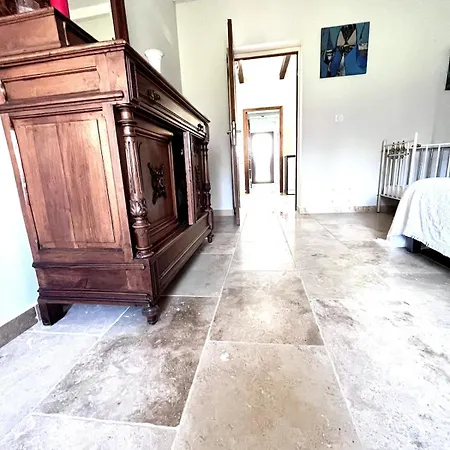 Maison Centre Florent Nyaraló Saint-Florent