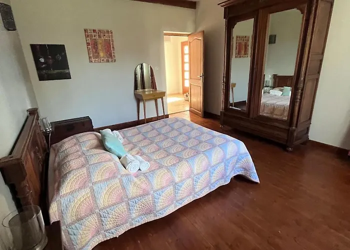 Maison Centre Florent Nyaraló Saint-Florent